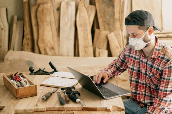 contractor on computer